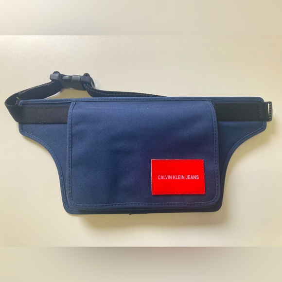Vintage Calvin Klein fanny pack - Picture 1 of 2